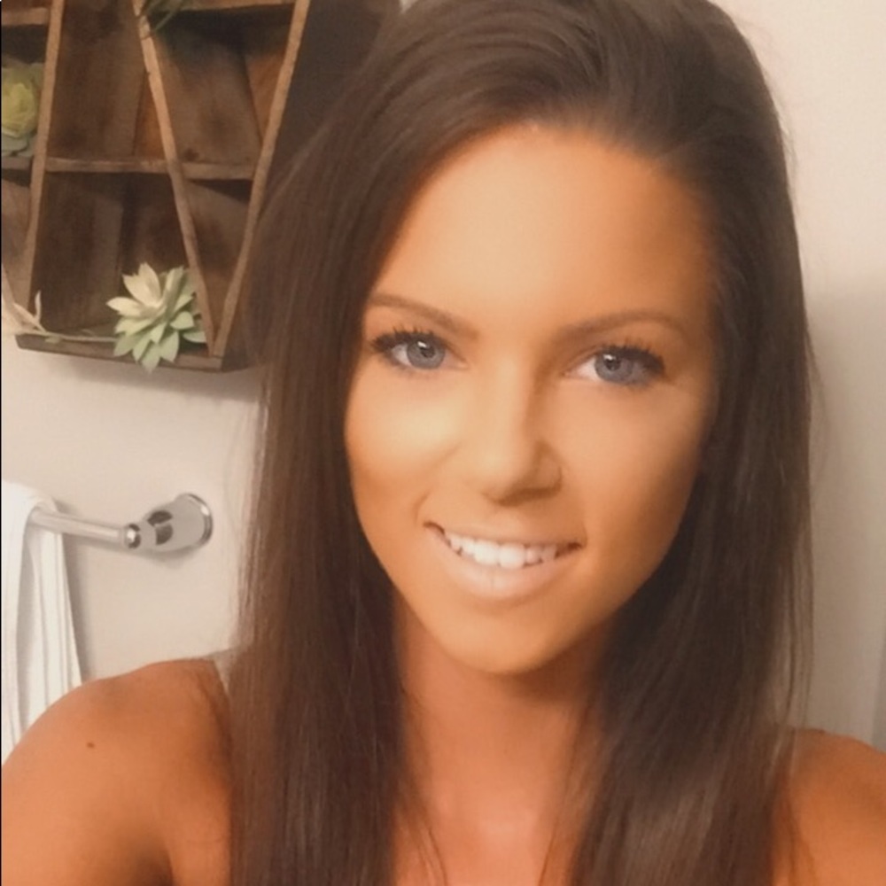 Meet your Posher, Lisa